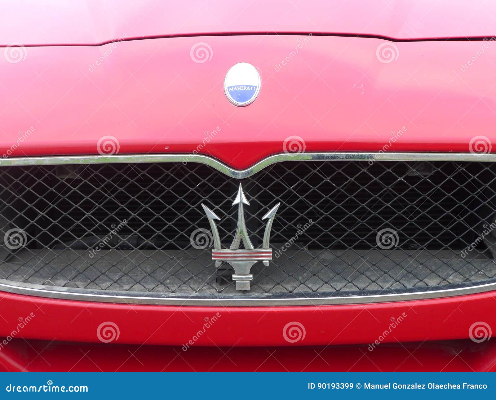 Parrilla De Maserati Convertible Rojo GranSport En Imagen archivo editorial - Imagen velocidad, carrera: 90193399