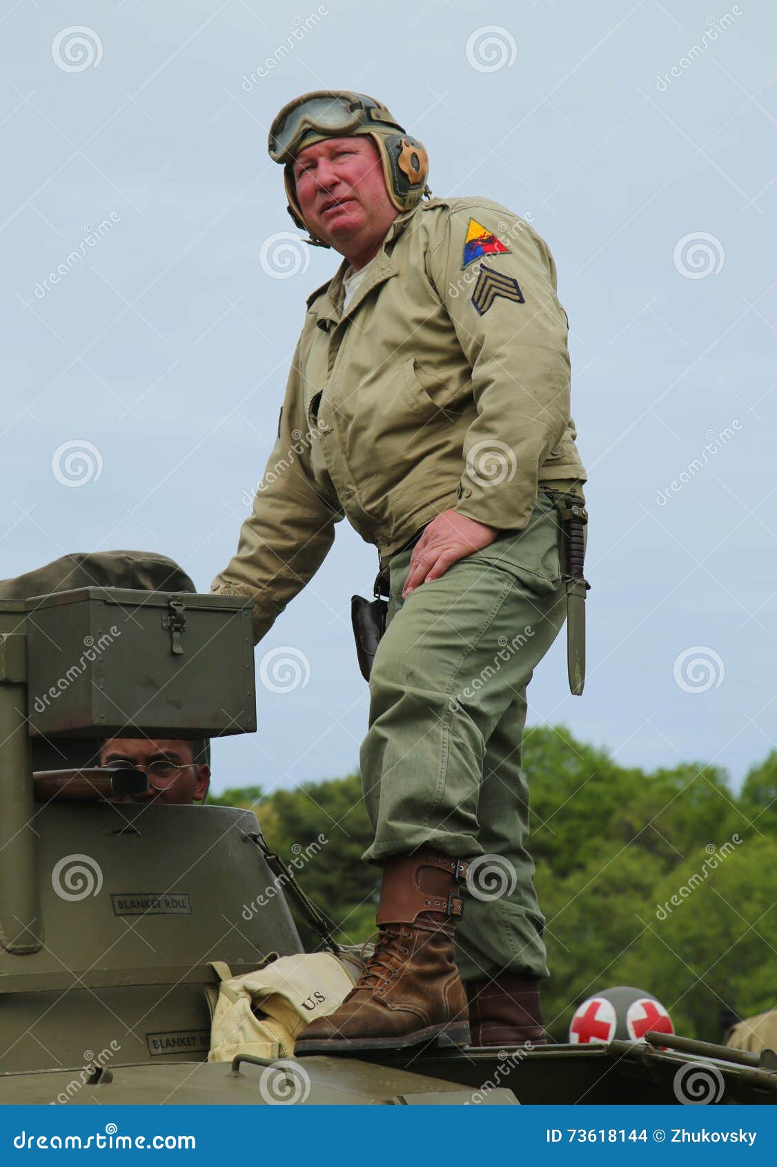 Partecipante Dell Accampamento Della Seconda Guerra Mondiale All Uniforme Americana Dell Esercito Della Seconda Guerra Mondiale Immagine Stock Editoriale Immagine Di Storia Casco