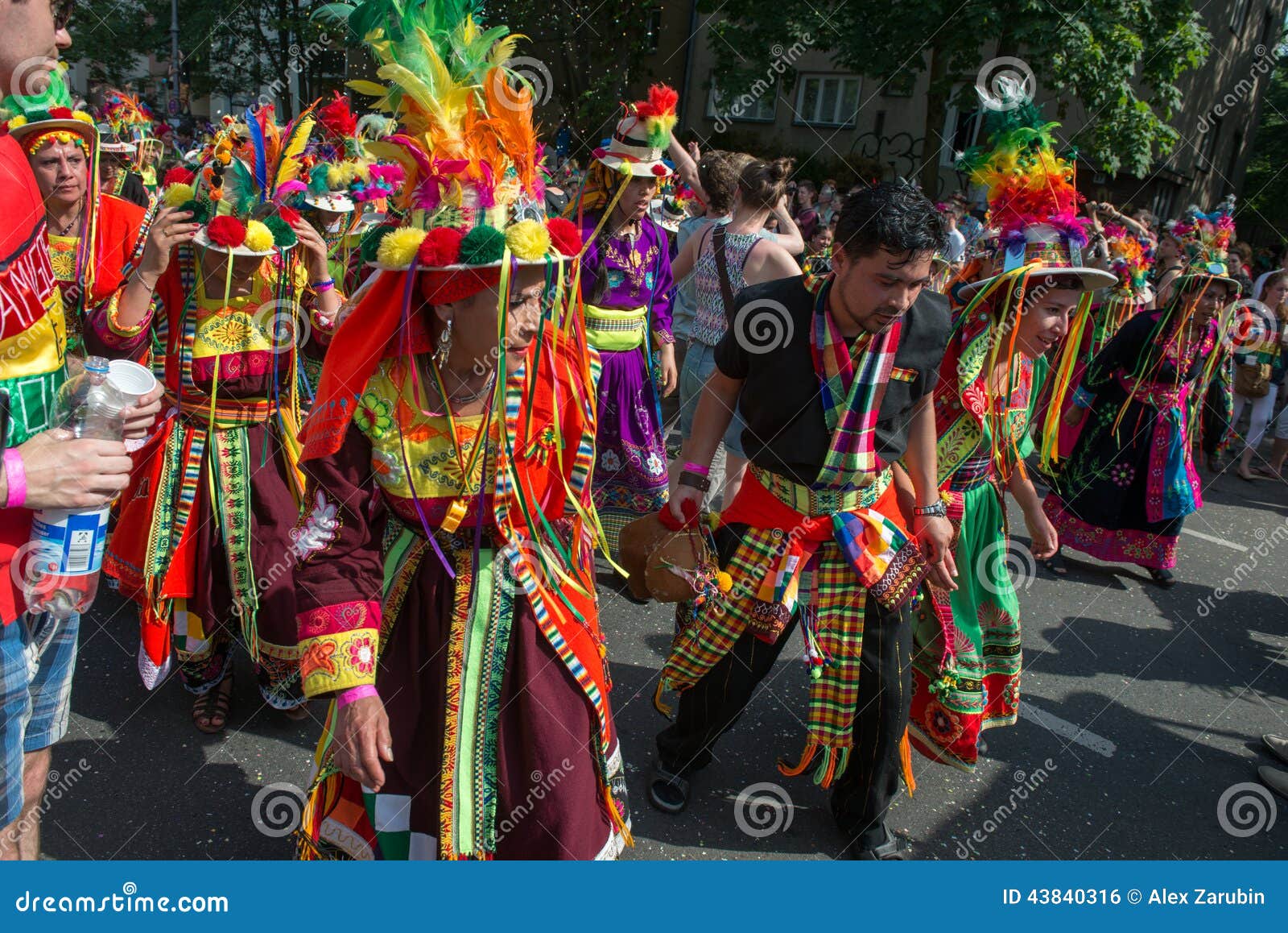 Participantes El Der Kulturen De Karneval Foto editorial - Imagen de 43840316