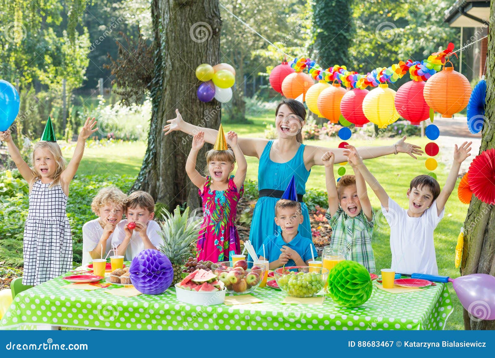 party entertainer with children