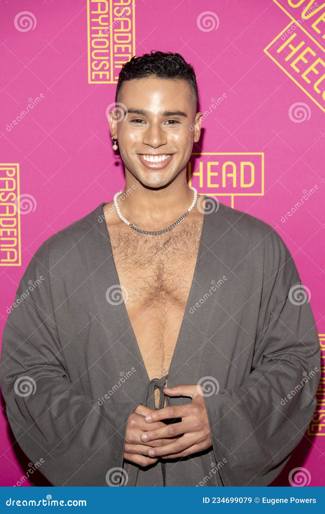 Pasadena, CA - November 14, 2021: Editorial Stock Image - Image Of Portrait, Heels: 234699079