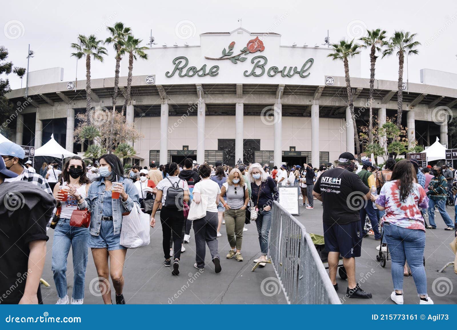 Pasadena Rose Bowl Flea Market with Stadium in View - Daytime ...