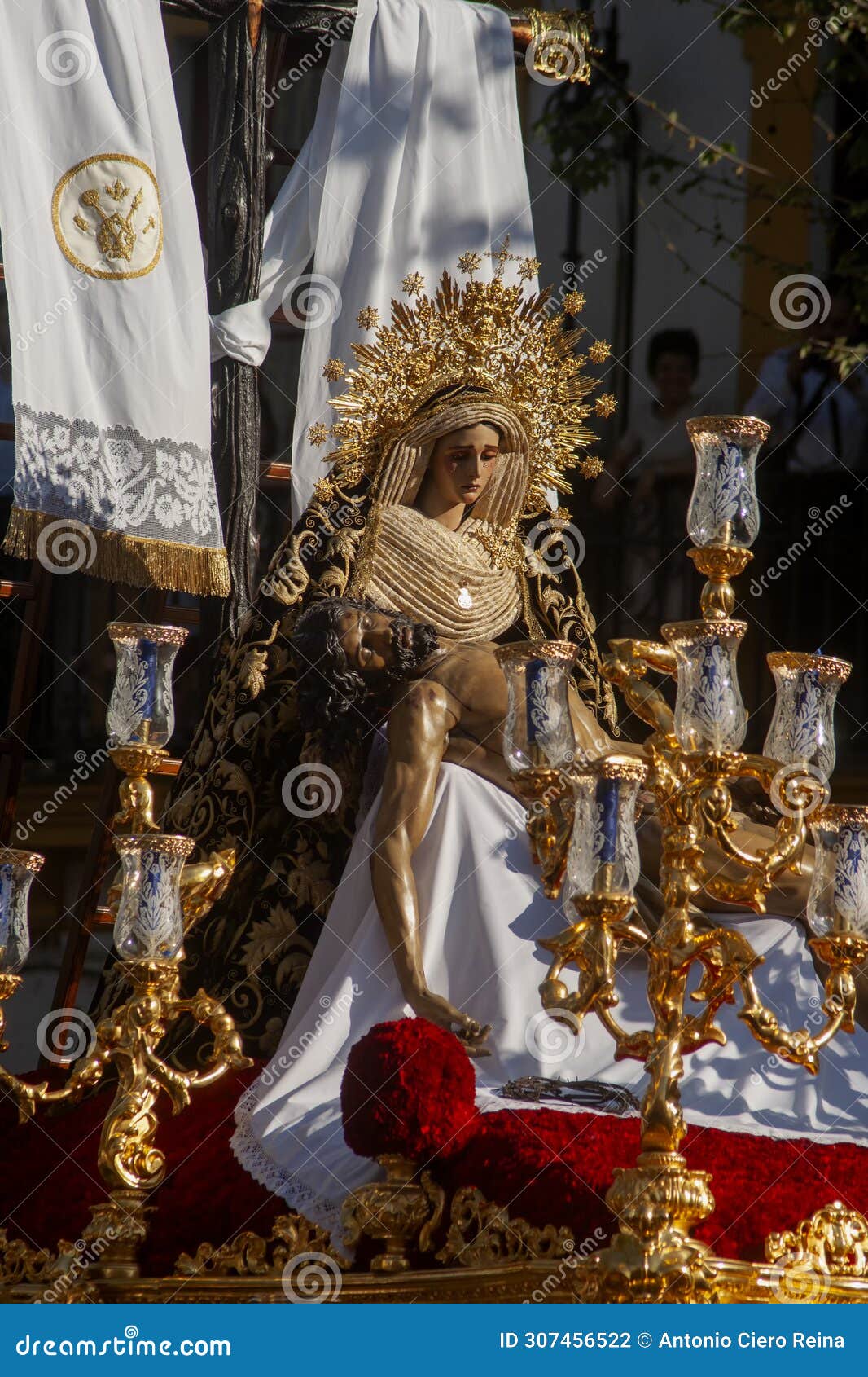 images of the holy week of seville, brotherhood of el baratillo