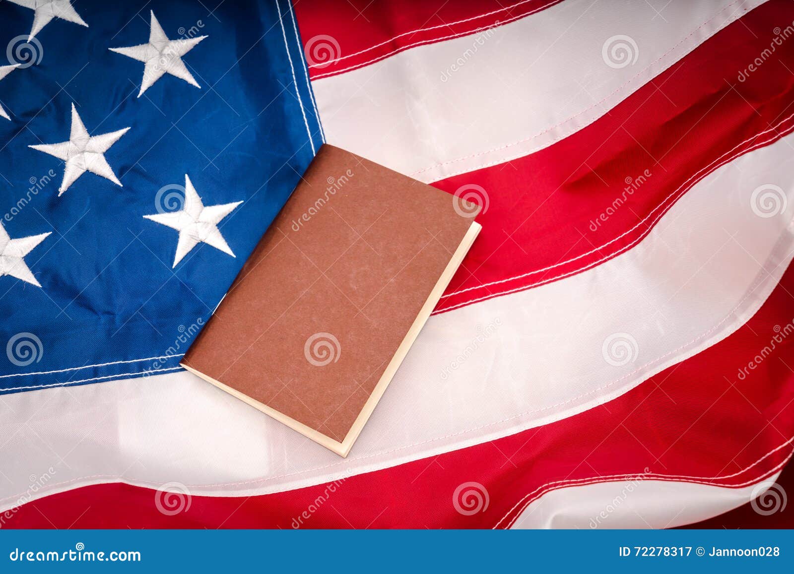 Pass auf einer amerikanischen Flagge