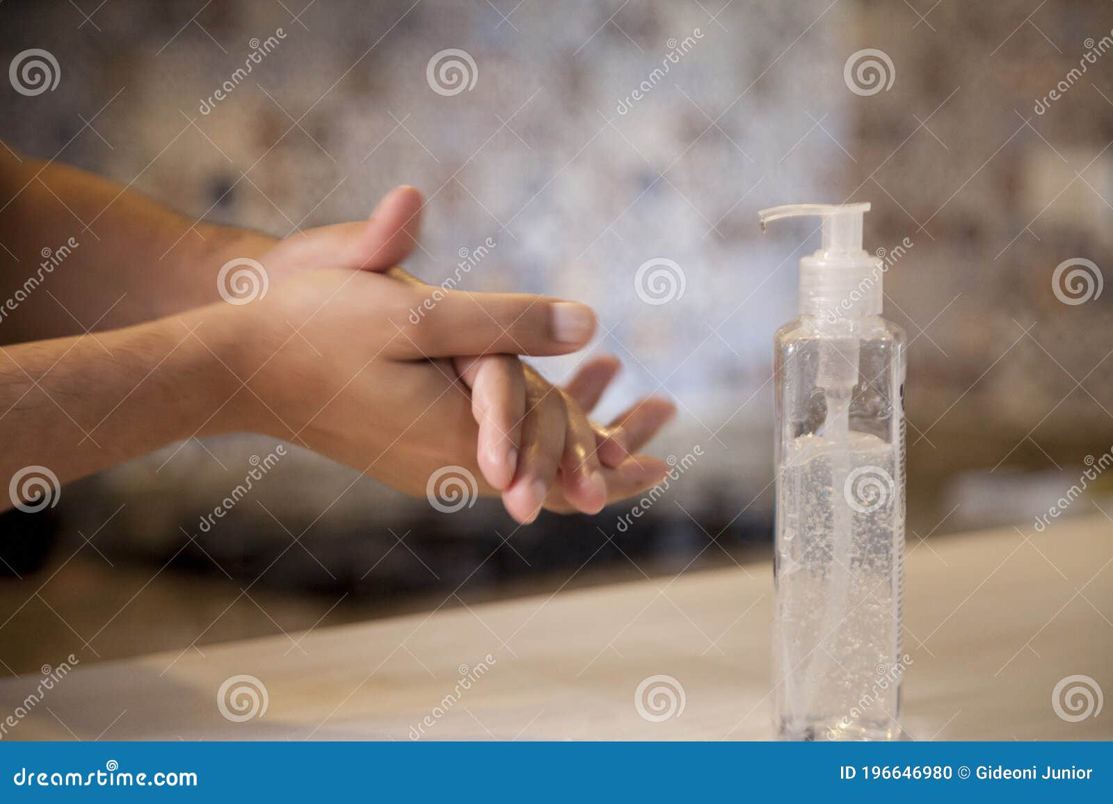  rubbing alcohol gel on the hands