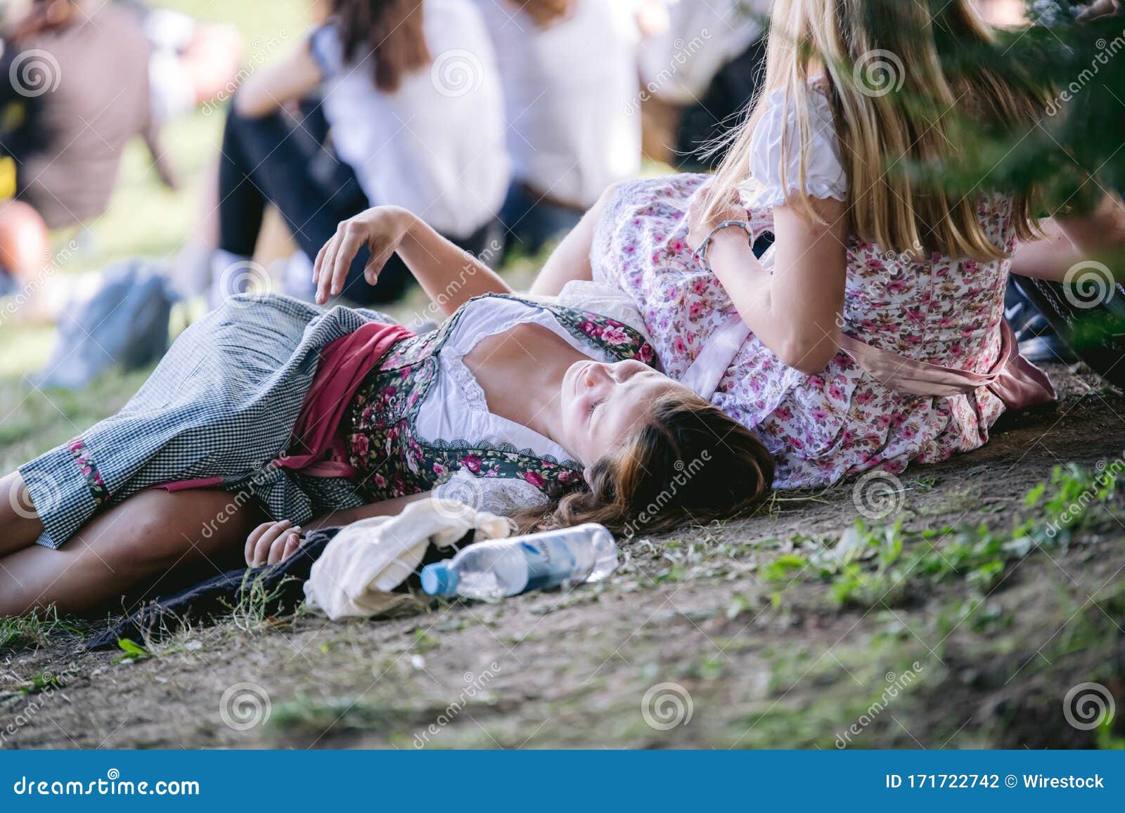 Passed Out Drunk Girls