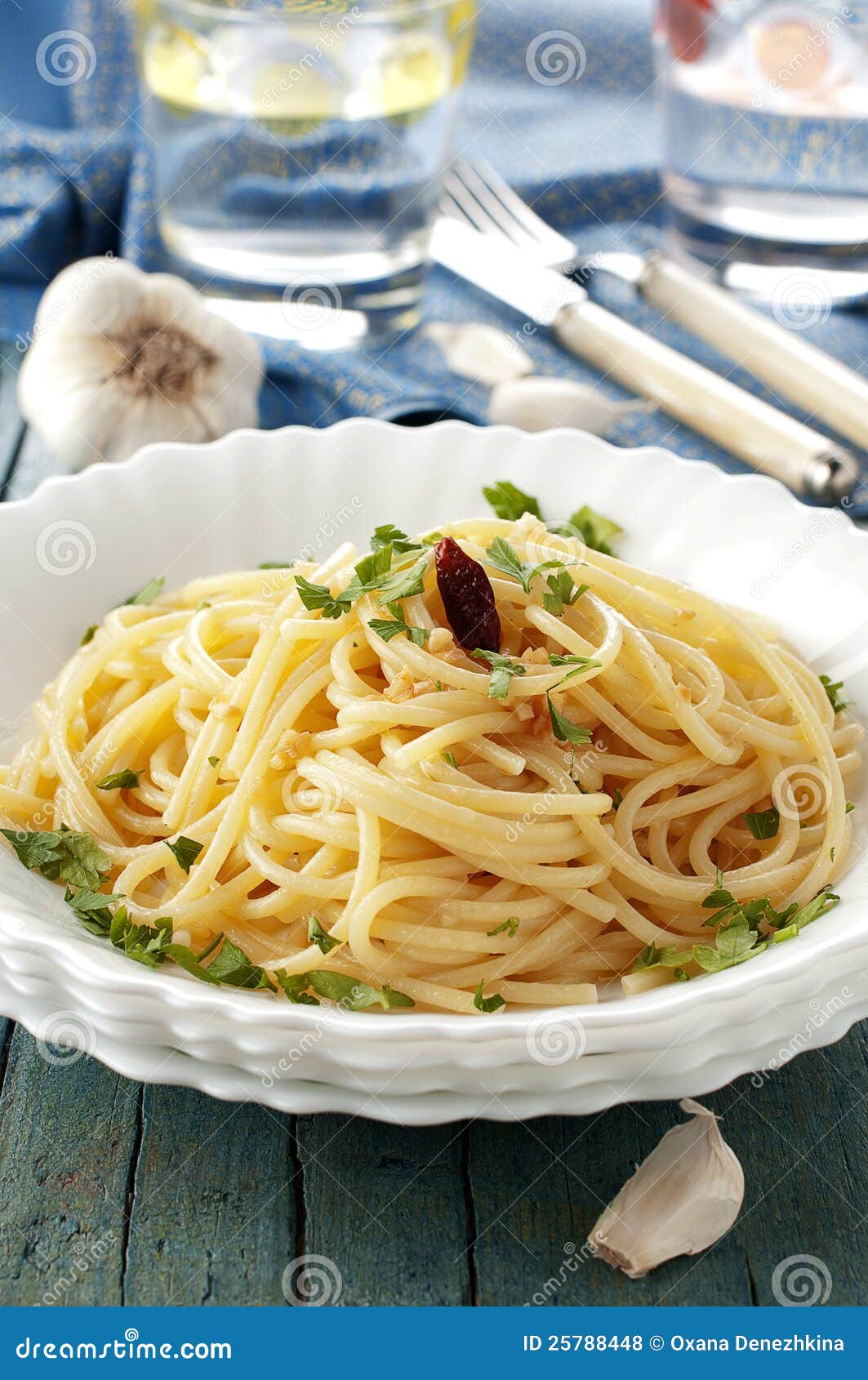 Pasta with oil and garlic stock photo. Image of vertical 25788448