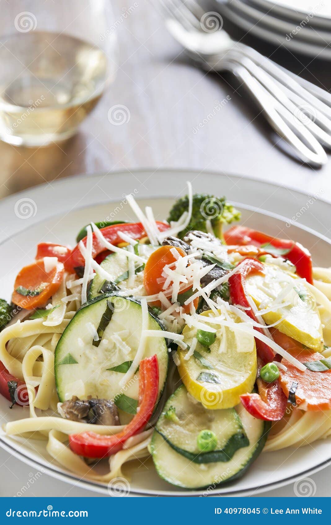 pasta primavera with fettuccine and garden vegetables