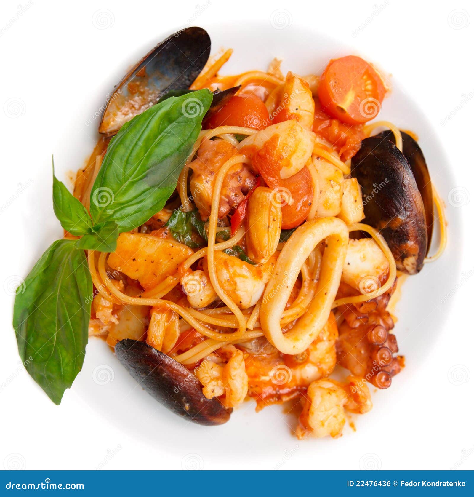 Pasta with Tomato Sauce and Seafood in Plate Stock Photo - Image of  italian, basil: 22476436