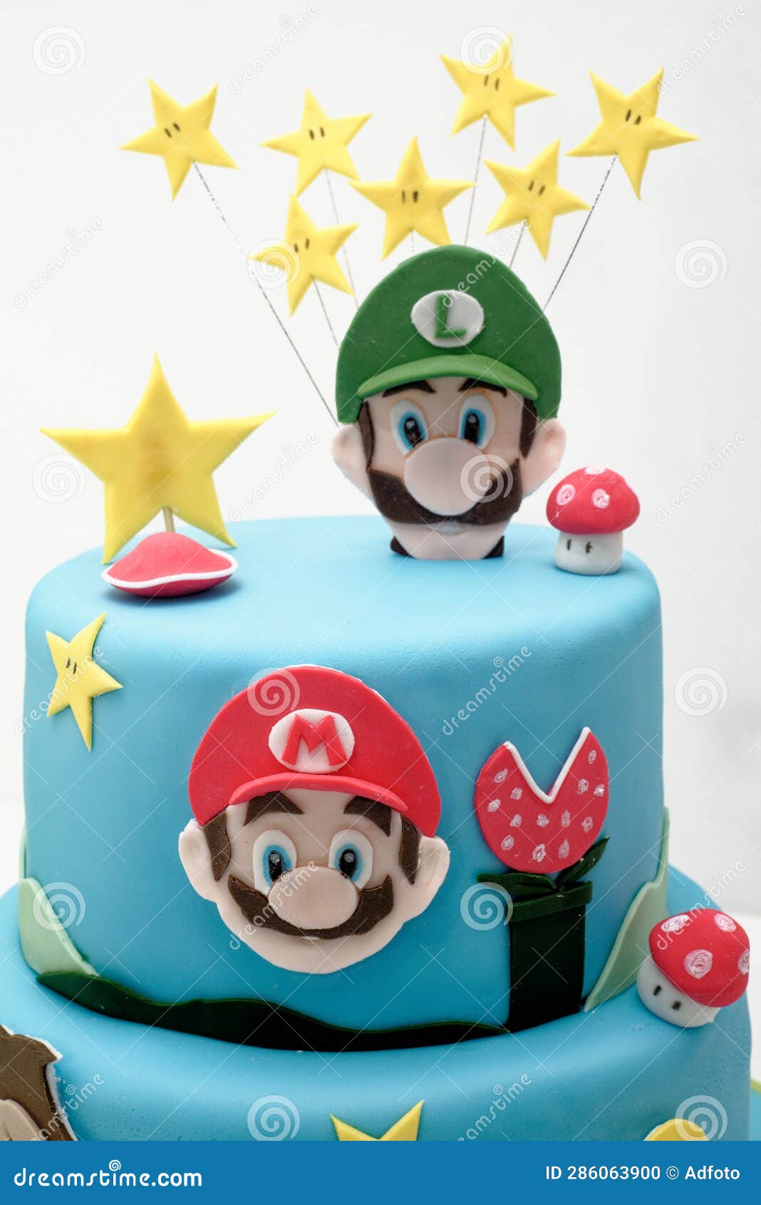 Pastel De Cumpleaños Super Mario Bros Imagen editorial - Imagen de postre,  delicioso: 286063900