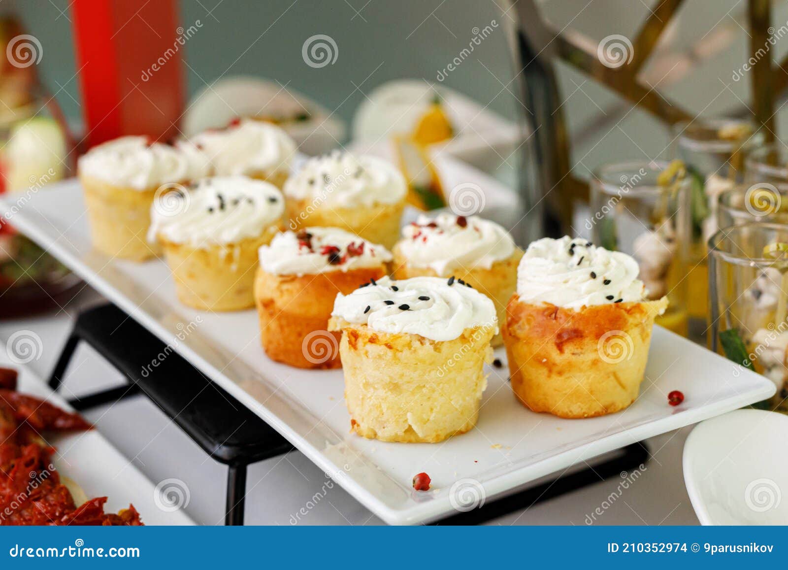 Pastelitos En Catering De Eventos Foto de archivo Imagen de