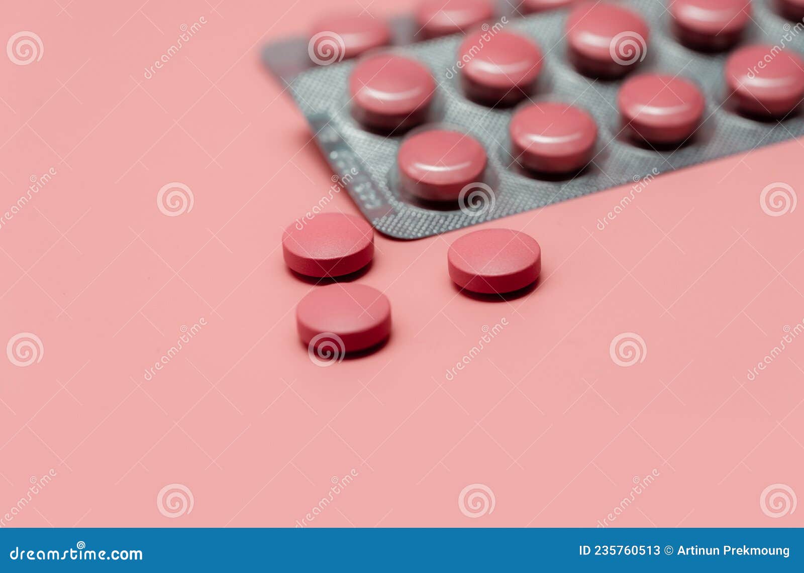 Pastiglie Rosa Pillole Su Blister Sfocato Confezione Di Pastiglie