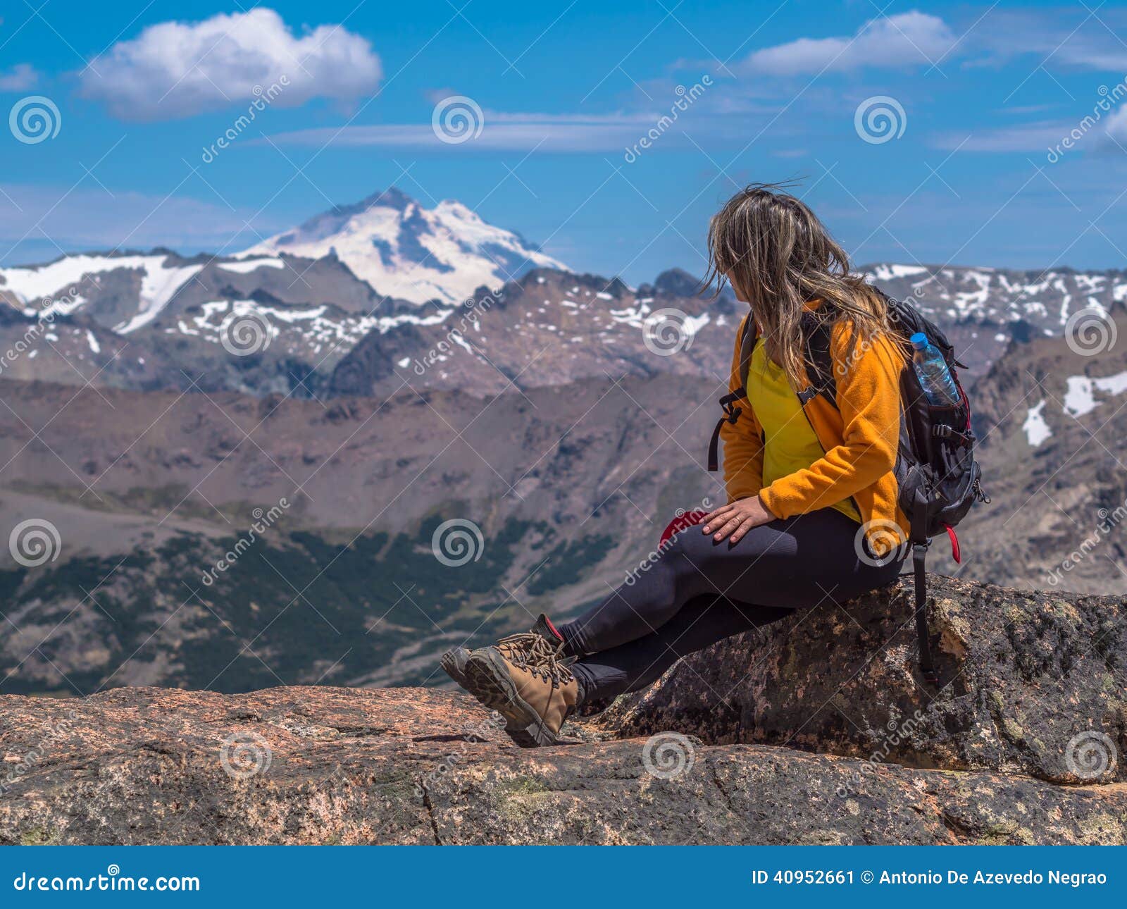 Patagonia som trekking fotografering för bildbyråer. Bild av bygd ...