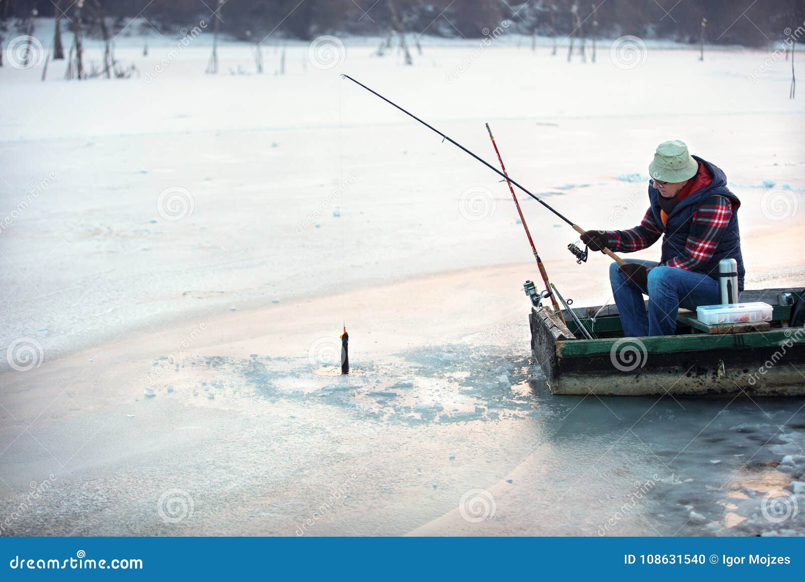 Fishermen Stock Photos - 877,901 Images