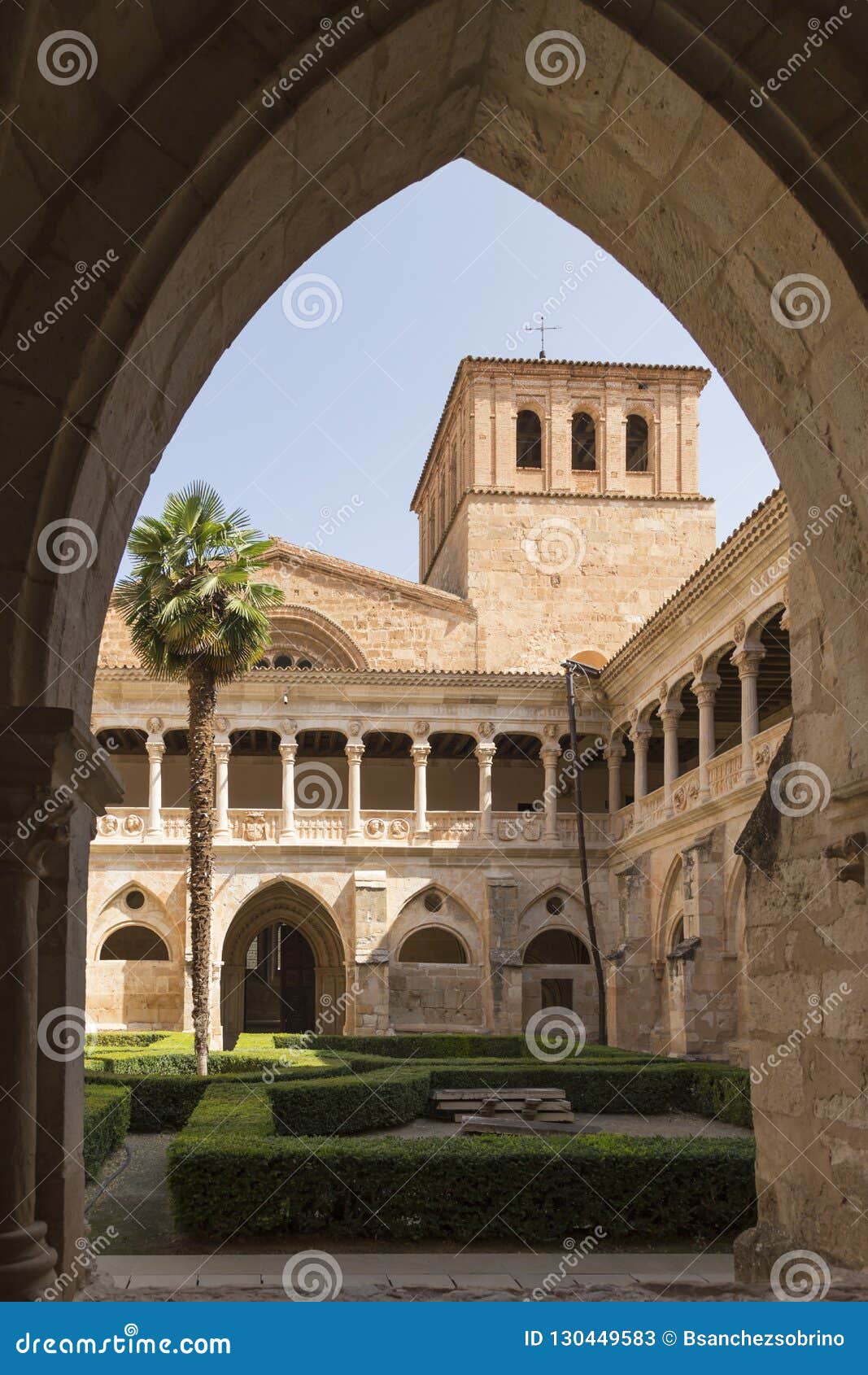 patio through the arch, monastery of santa marÃÂ­a de huerta, soria, spain