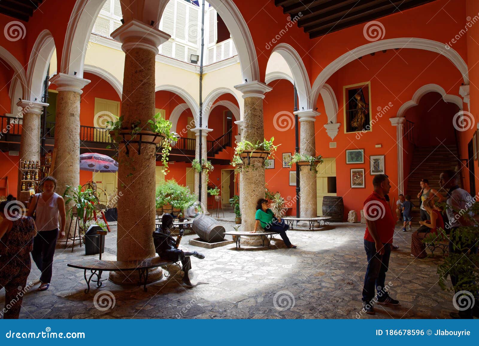 udkast Række ud Glatte Patio of Casa Particulares in Old Havana Area. Casa Particulares is a  Popular Style of Homestay in Cuba Editorial Photo - Image of casa,  american: 186678596