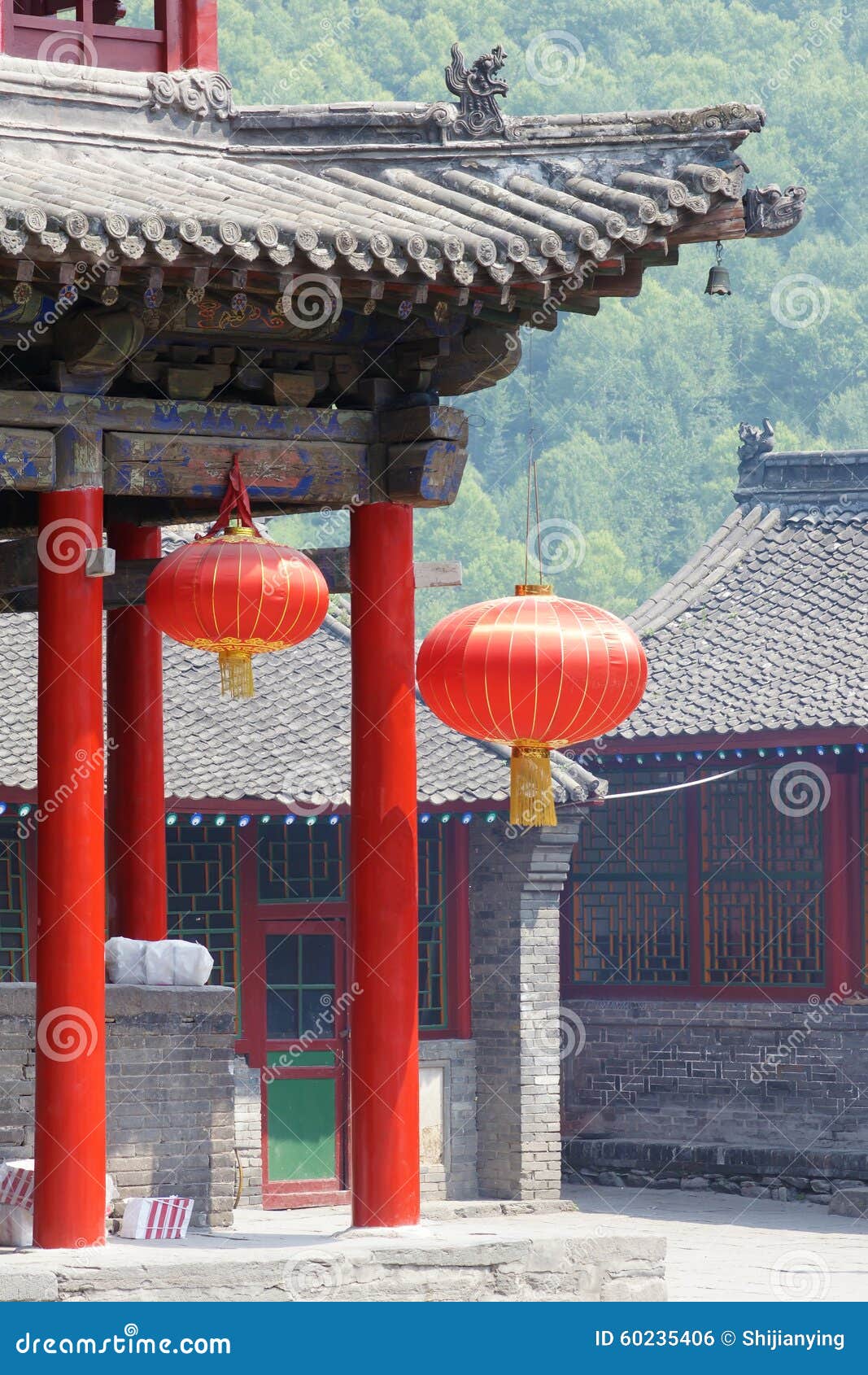 Patio chino foto de archivo. Imagen de edificio, porcelana 60235406