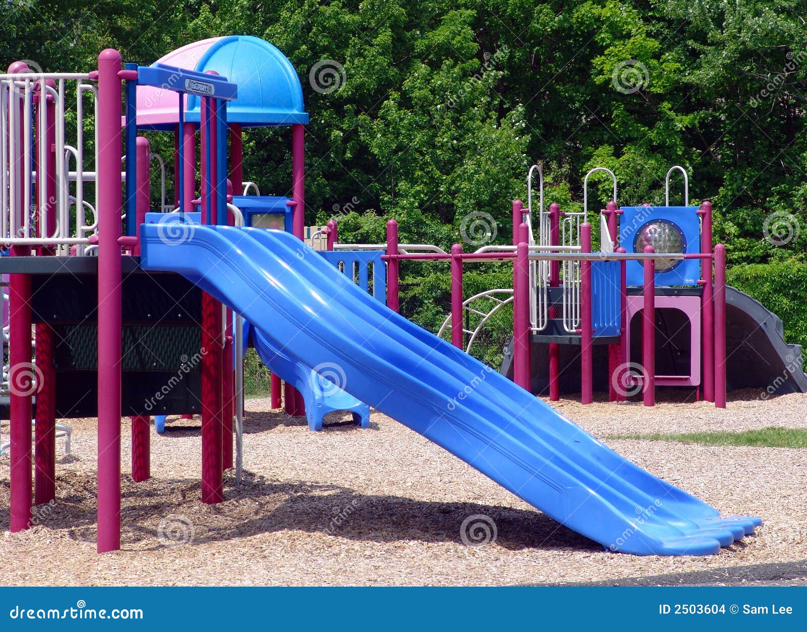 Patio de Children?s foto de archivo. Imagen de escalera 2503604