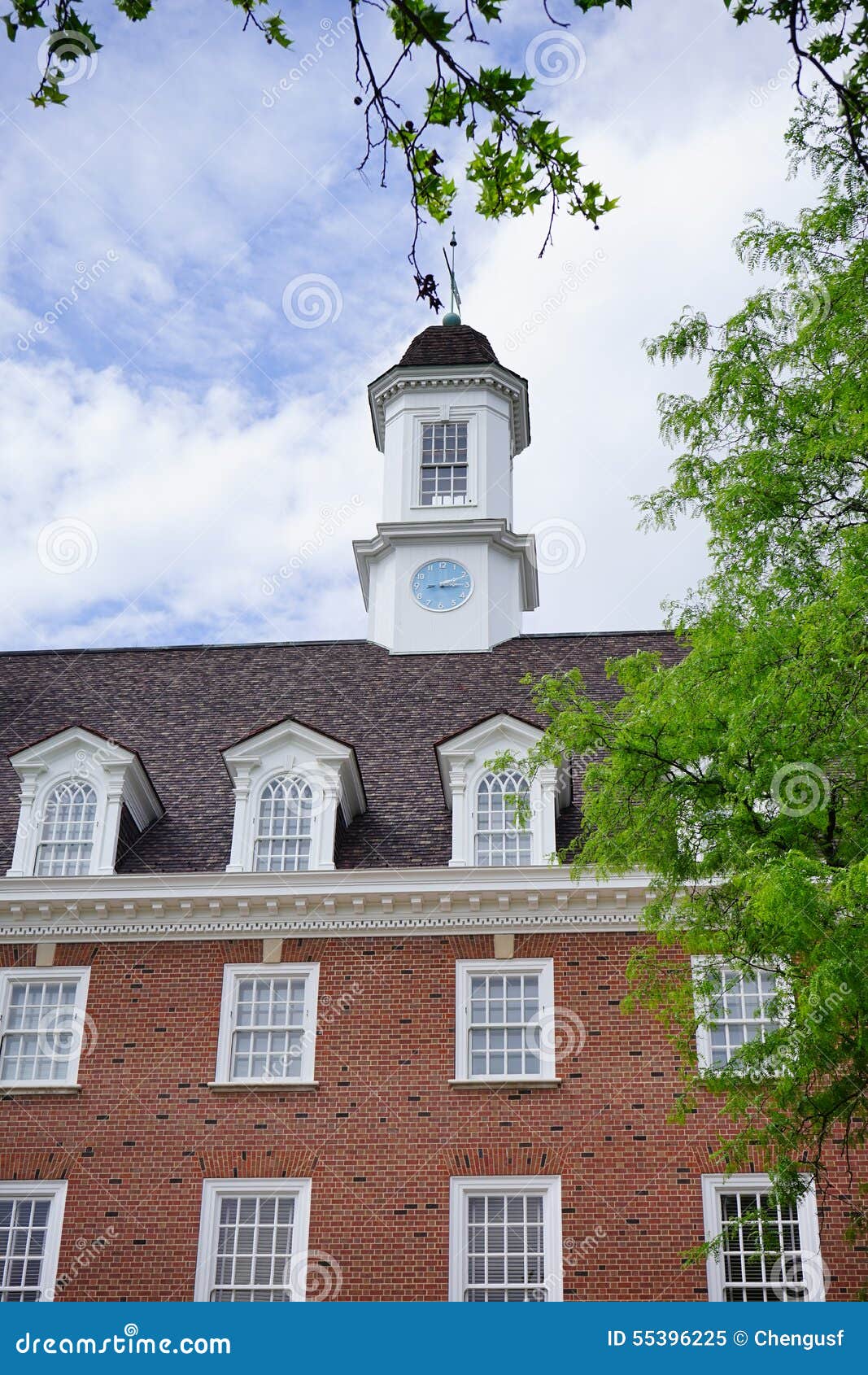 Patio de UIUC imagen de archivo. Imagen de cielo, actividades 55396225