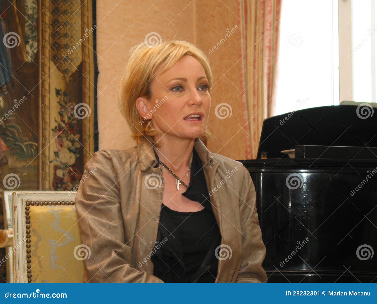 Patricia Kaas Редакционное Фото. Изображение Насчитывающей Париж.