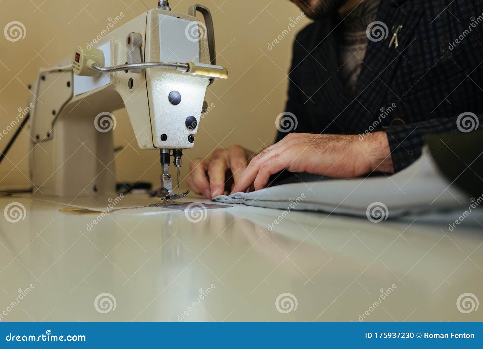 https://thumbs.dreamstime.com/z/pattern-scissors-tape-measure-sewing-machine-workplace-seamstress-dressmaker-cuts-dress-detail-sketch-lines-175937230.jpg