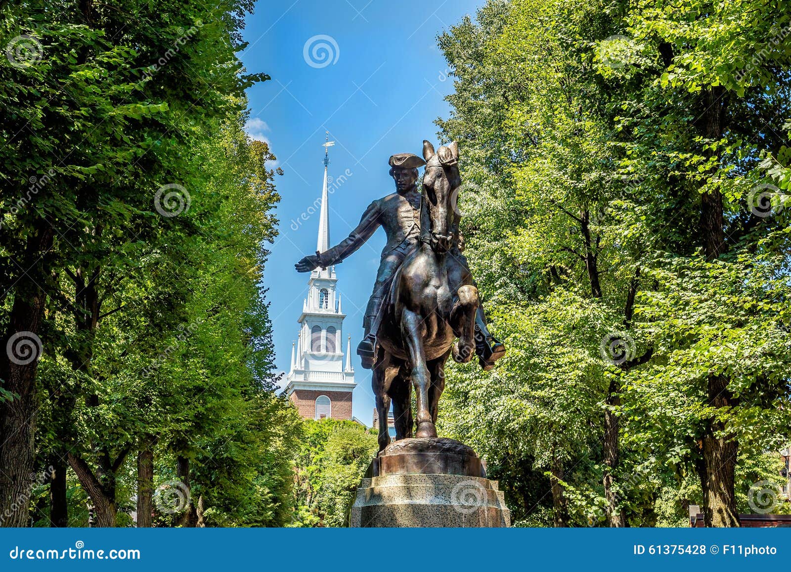 paul revere statue in boston, massachusetts