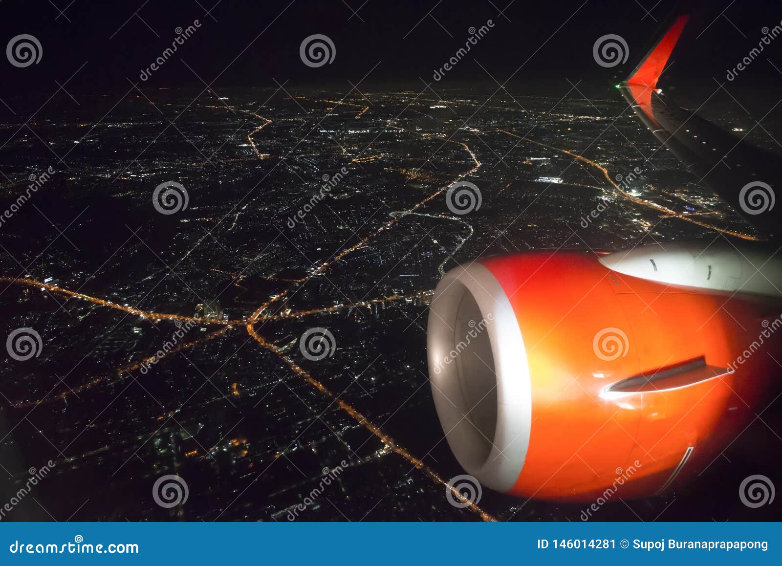 Paysage Urbain Aerien De Vue De Nuit De Fenetre D Avion De Bangkok Thailande Image Stock Image Du Thailande Fenetre 146014281