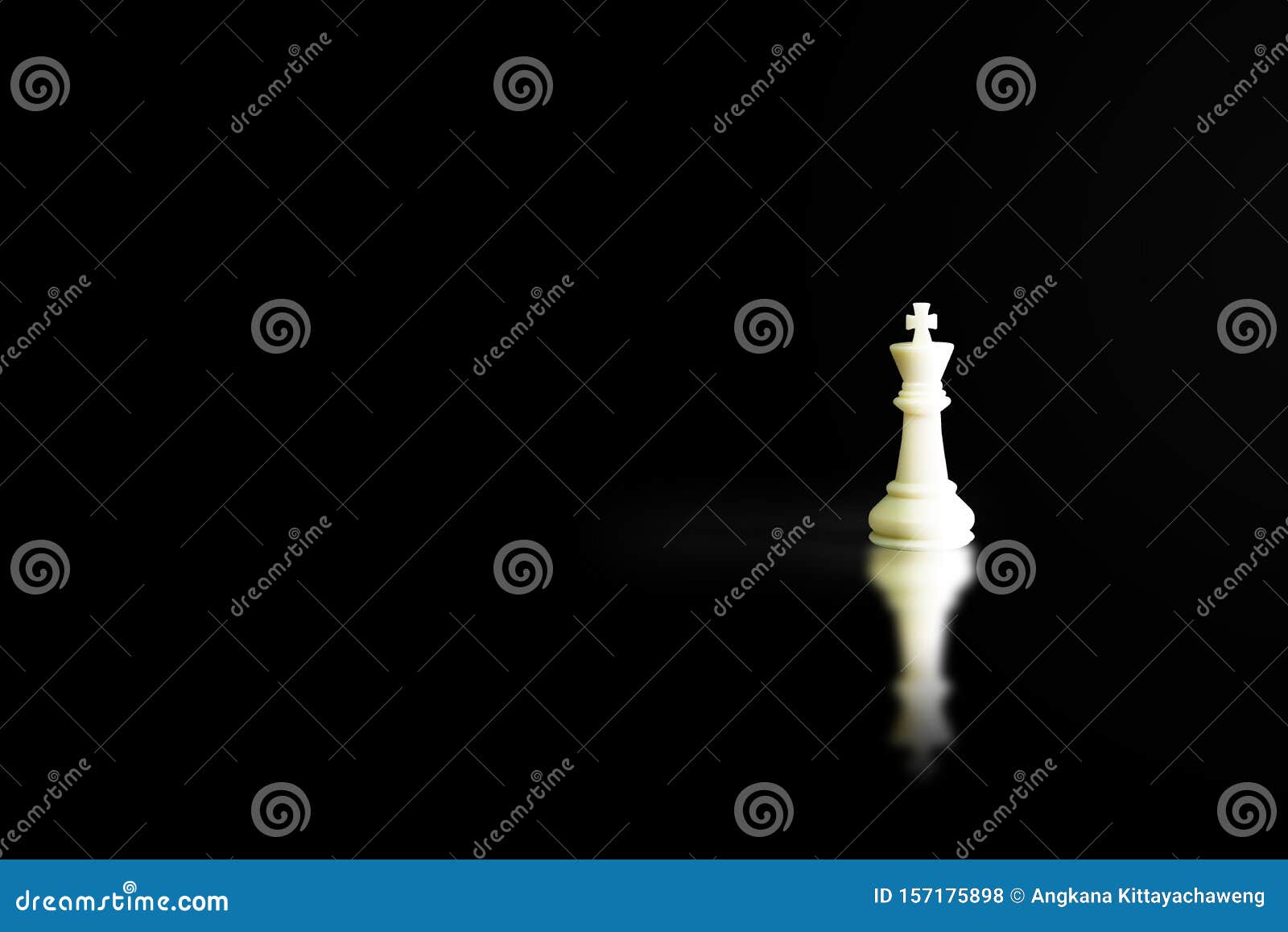 Peça de xadrez com sombra do rei