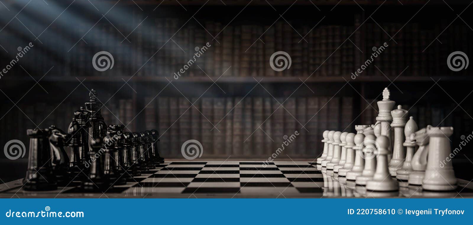 Conjunto de figuras de xadrez para jogo de tabuleiro de estratégia de xadrez  figuras de xadrez pretas, brancas e douradas