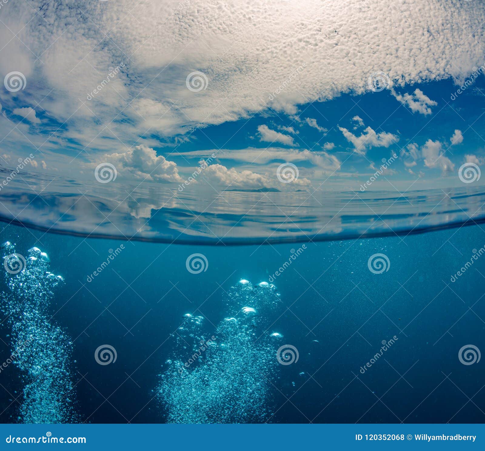 Split Shot of Blue Ocean Water Surface Underwater Stock Photo - Image of  reef, ball: 120352068