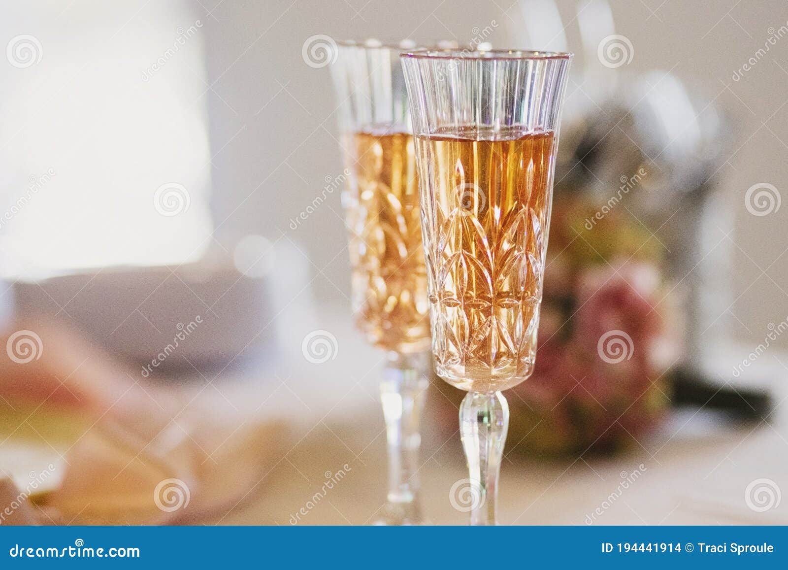 https://thumbs.dreamstime.com/z/peach-champagne-wedding-reception-toasting-glasses-peach-champagne-wedding-reception-toasting-crystal-flutes-blurry-194441914.jpg