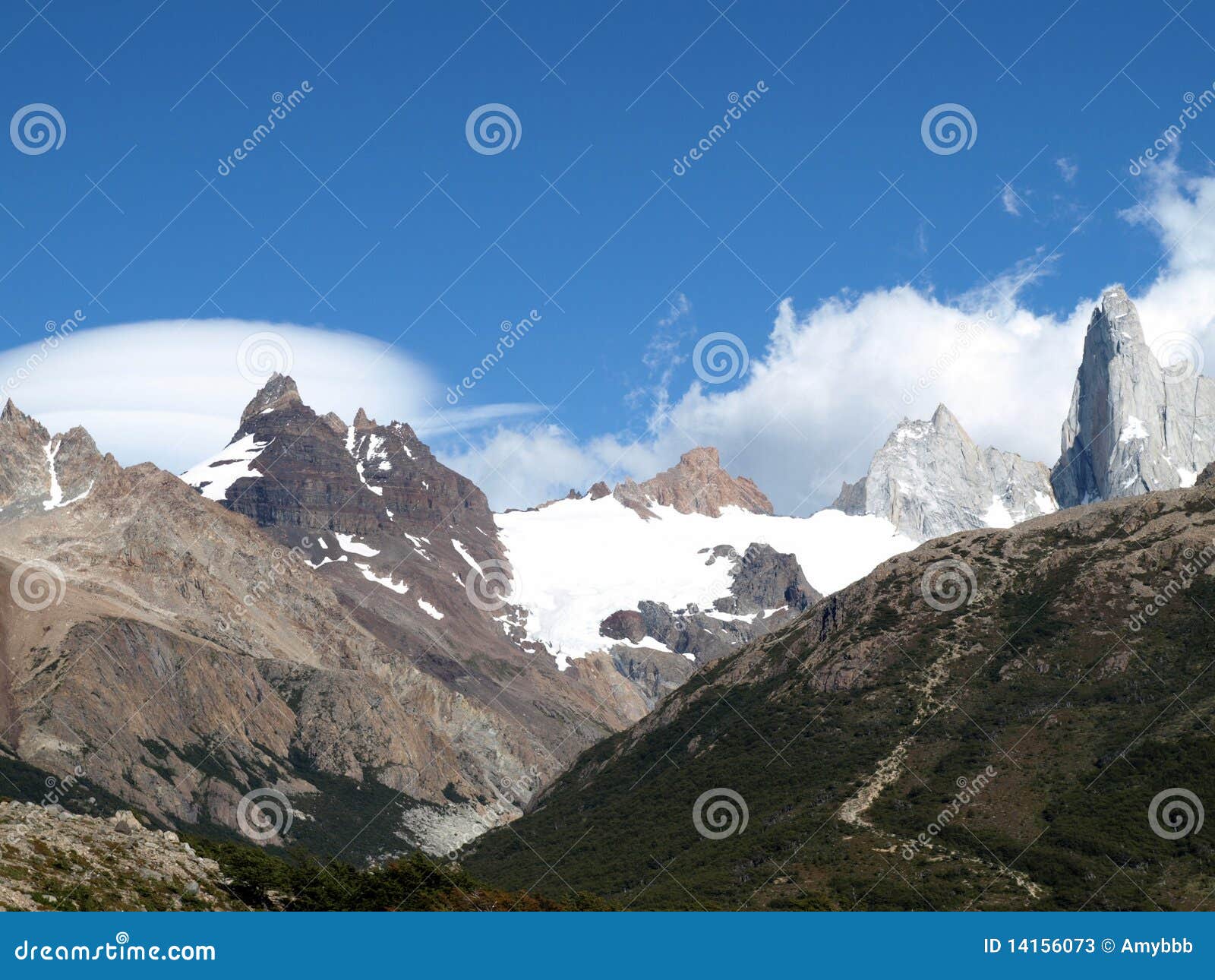 peaks along rio electrico,el chalten,argentina