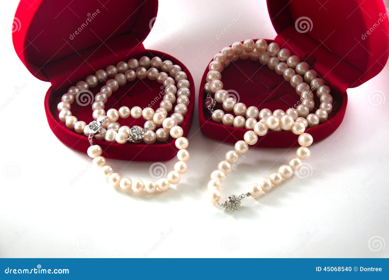 Pearl necklace in gift box stock photo. Image of object 45068540