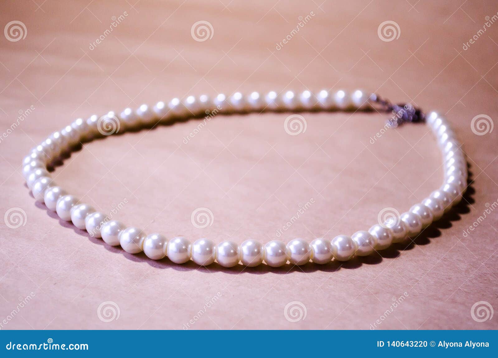 Jewelry, Women Necklace Fake Pearls Like New