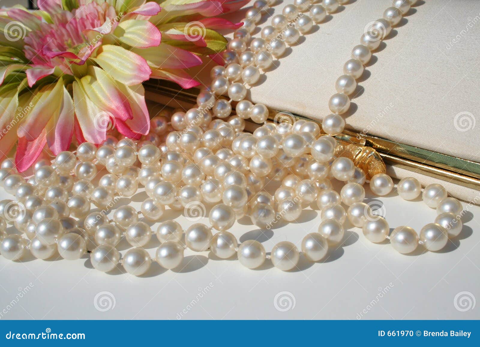 Stiletto Vintage Beaded Purse And Pearls Stock Photo - Download