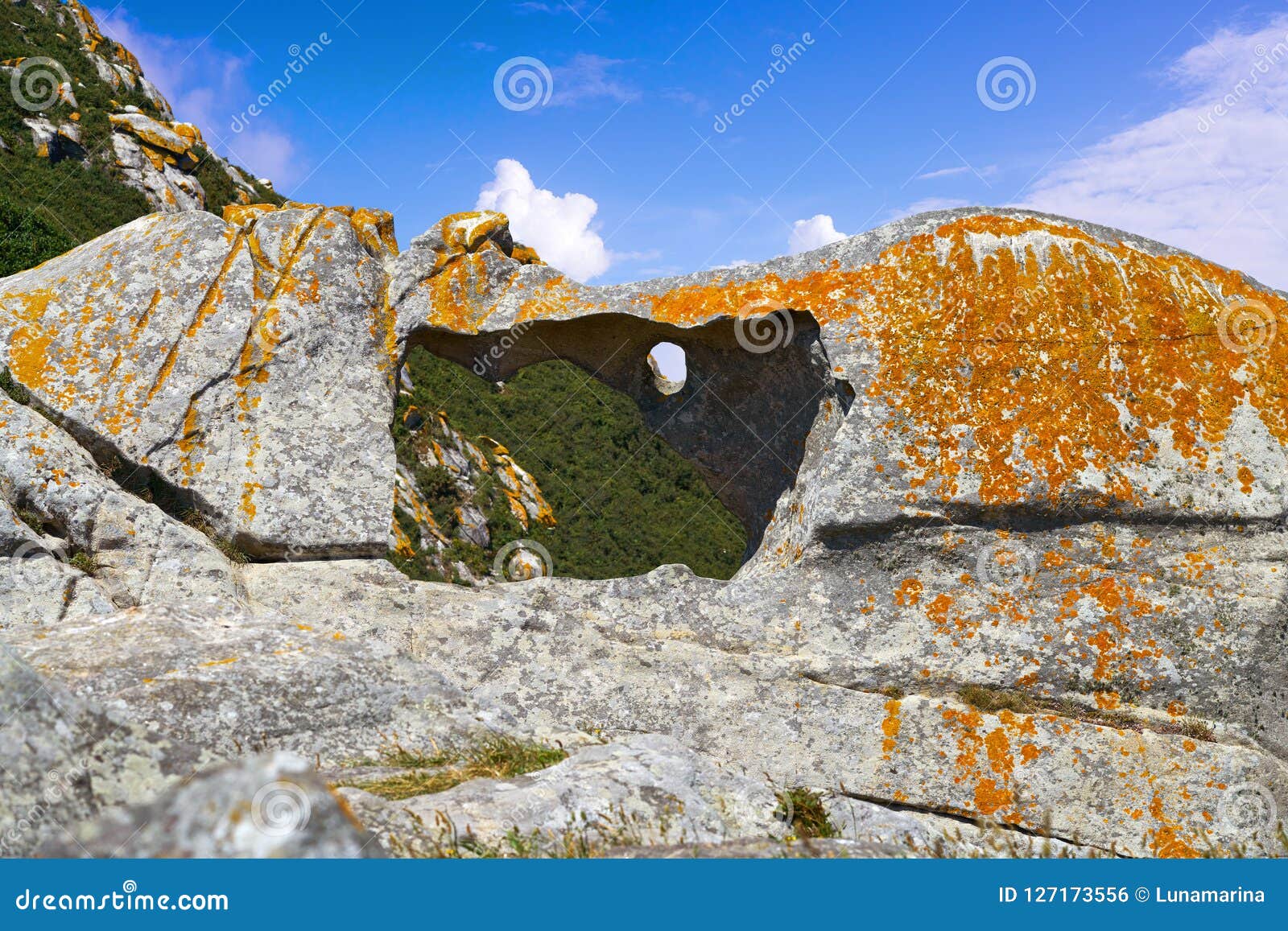 pedra da campa stone hole in islas cies islands