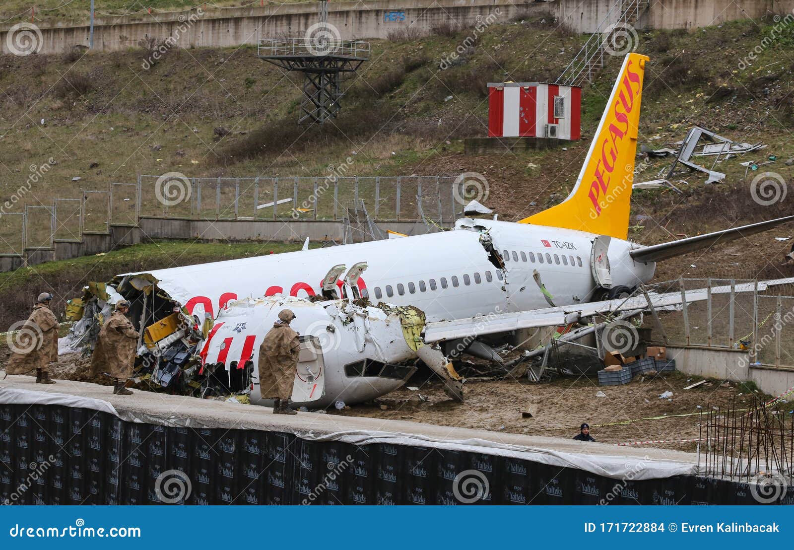 Pegasus Airlines Pc2193 Crash In Sabiha Gokcen Airport Istanbul Turkey Editorial Stock Image Image Of Ltfj Damage 171722884