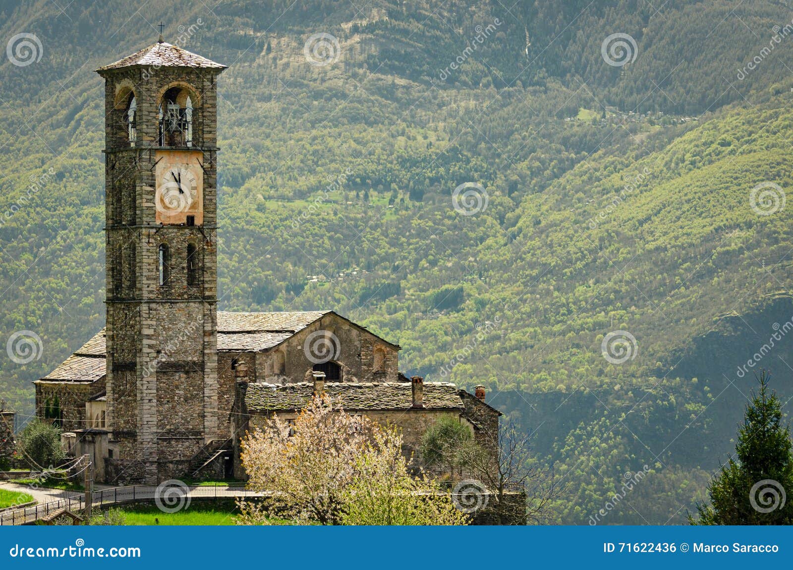 peglio (lago di como) chiesa di s. eusebio