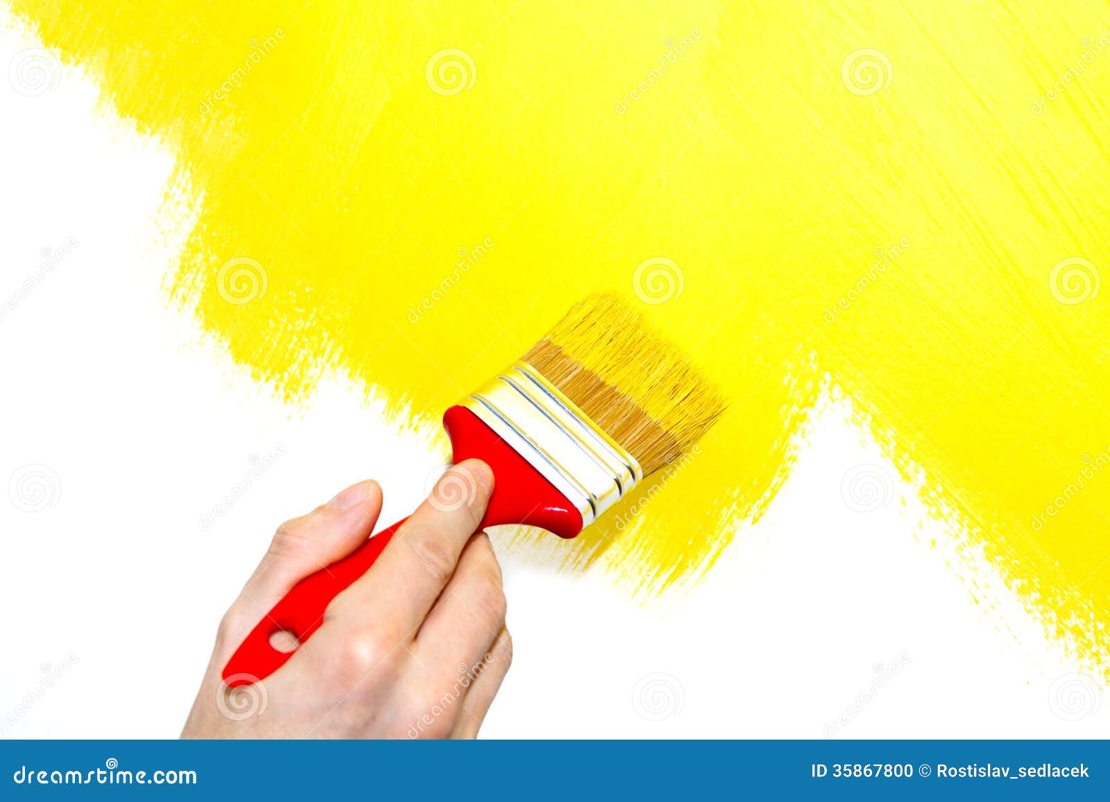 Peinture d'un jaune de mur photo stock. Image du produire 35867800