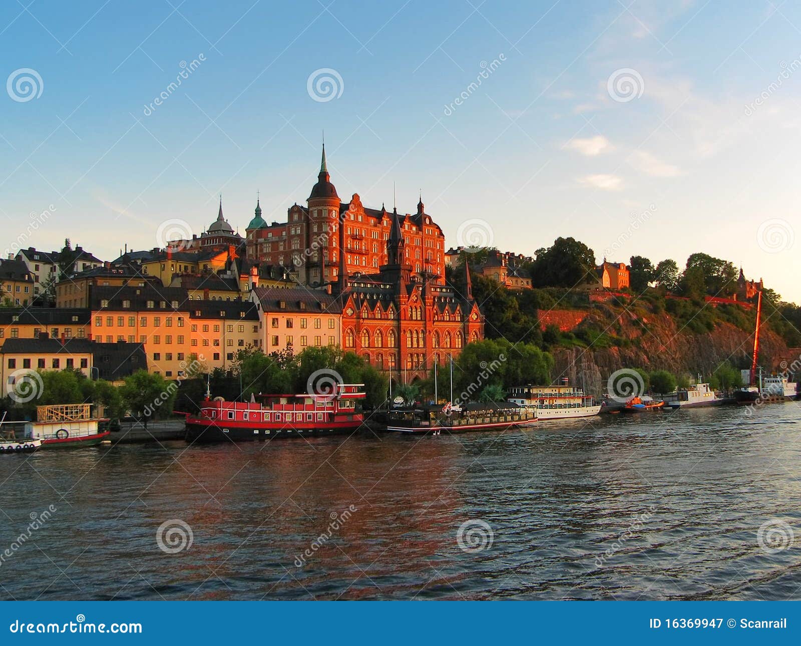 Pejzaż miejski stary Stockholm Sweden miasteczko. Pejzaż miejski Stockholm starego scenicznego miasteczko Sweden