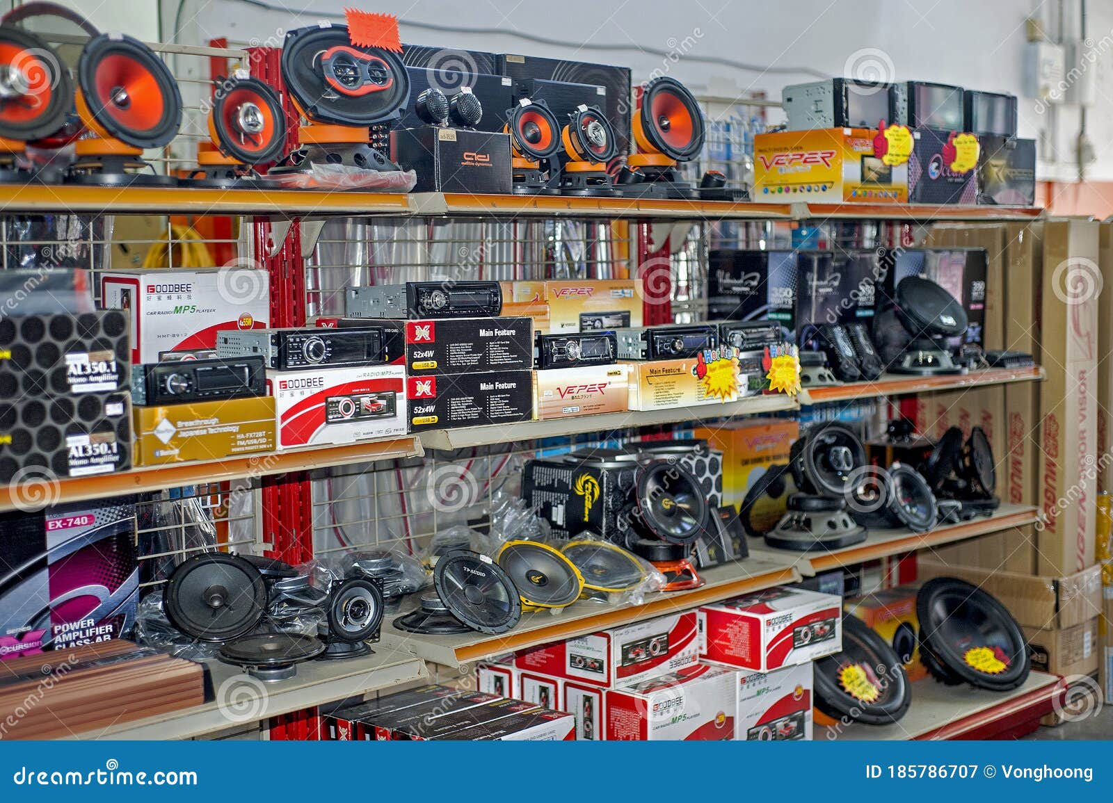 8,152 Car Accessories Shop Royalty-Free Photos and Stock Images