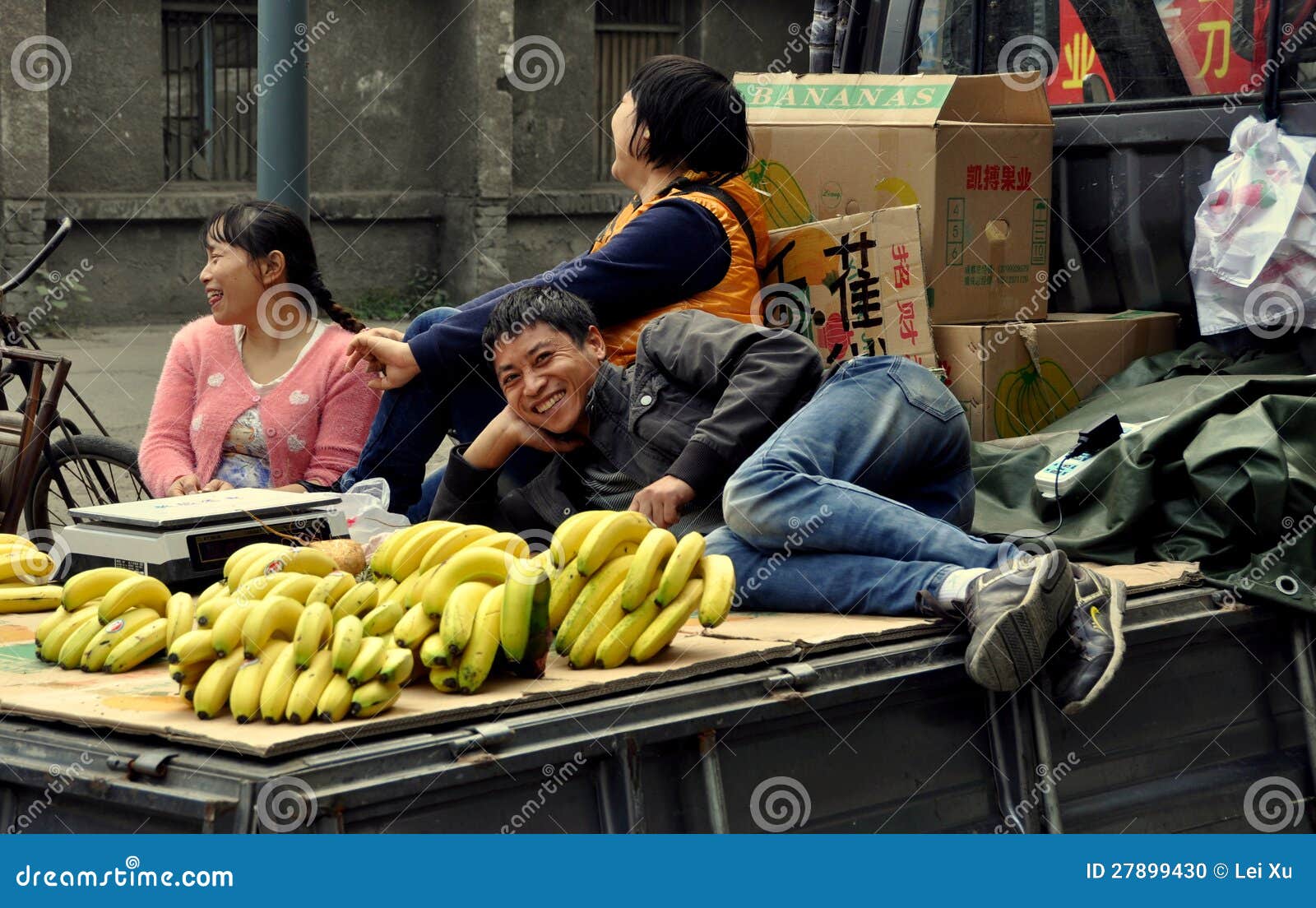 Pengzhou, China Man Selling Bananas Editorial Image Image of bananas