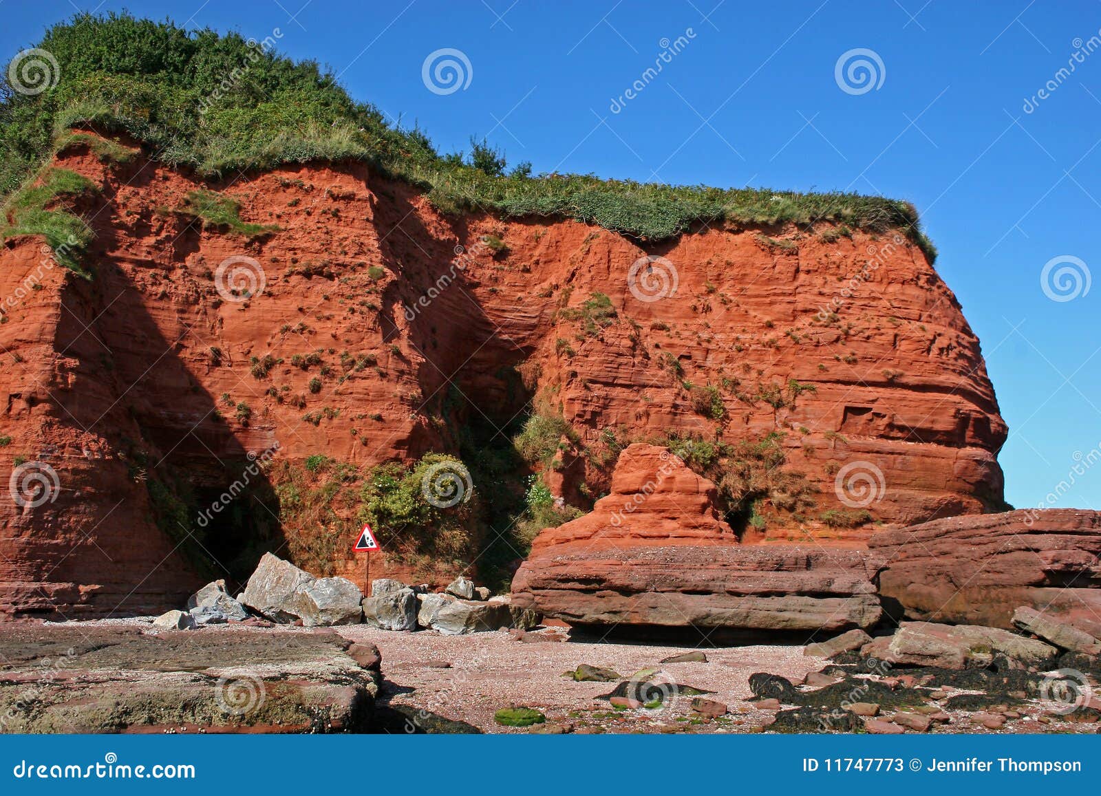 Penhascos do Sandstone. Penhascos de Torbay, Devon do Sandstone