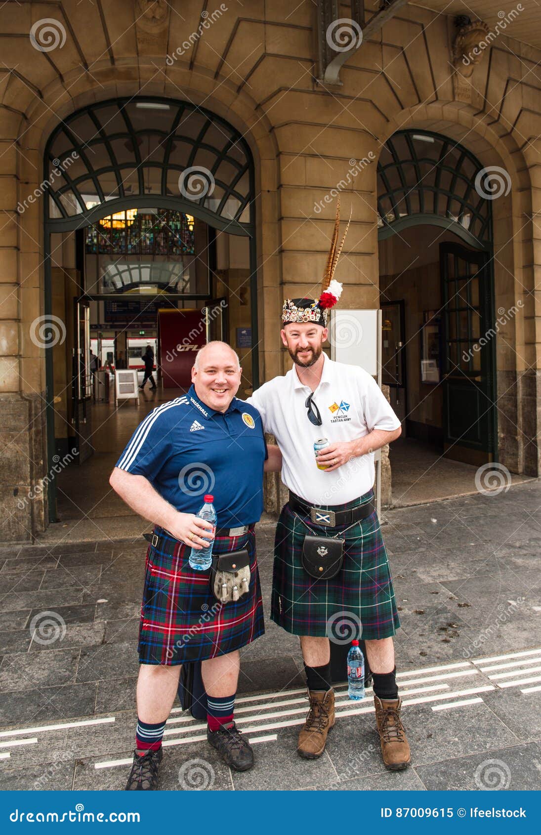 krave magnet Afgang til Penicuik Tartan Army Fans of the Scotland National Football Team Editorial  Image - Image of fanatic, scotsmen: 87009615