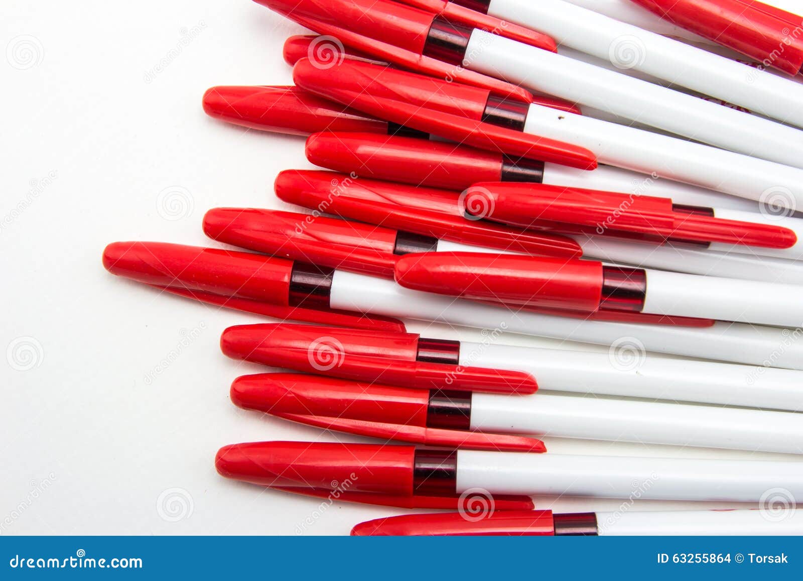 Penne rosse fotografia stock. Immagine di formazione - 63255864