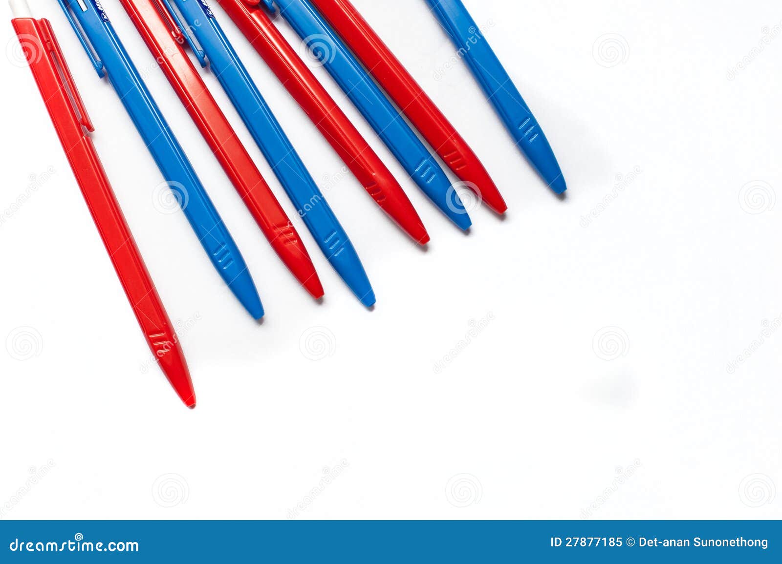 Penne rosse e blu immagine stock. Immagine di penna, insieme - 27877185