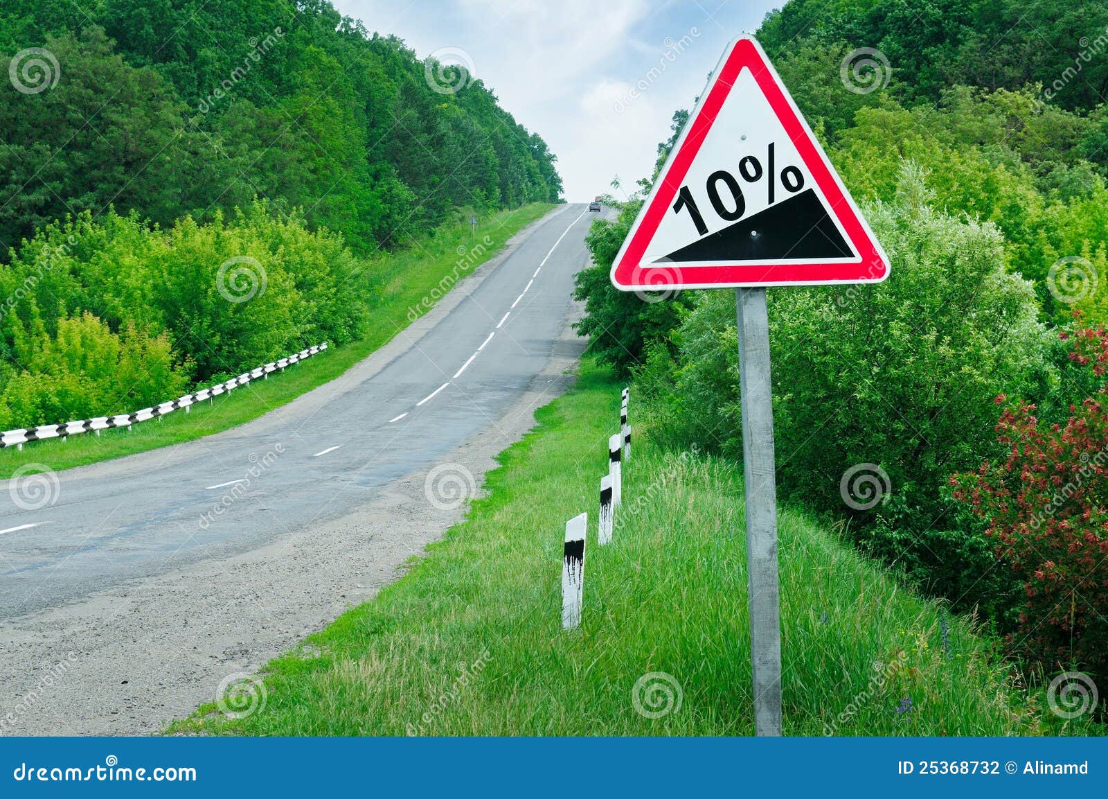 https://thumbs.dreamstime.com/z/pente-escarp%C3%A9e-de-signe-de-route-25368732.jpg