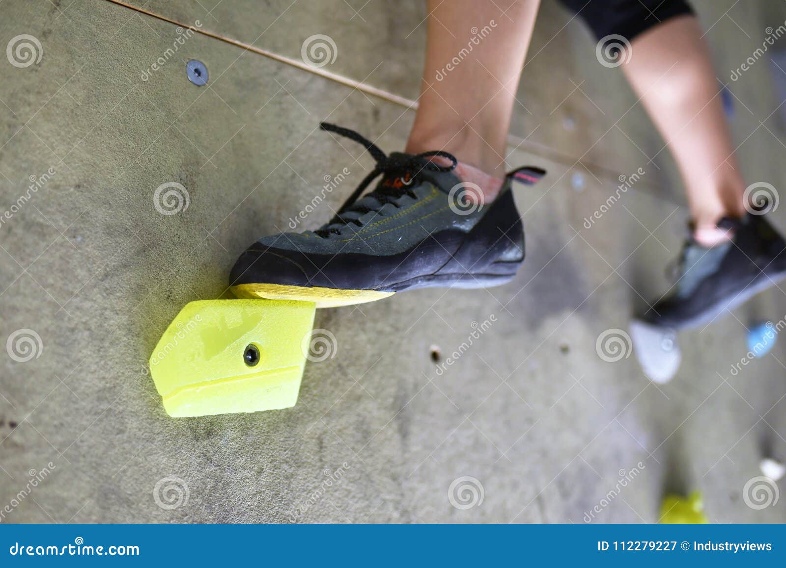 climbing shoes for indoor bouldering