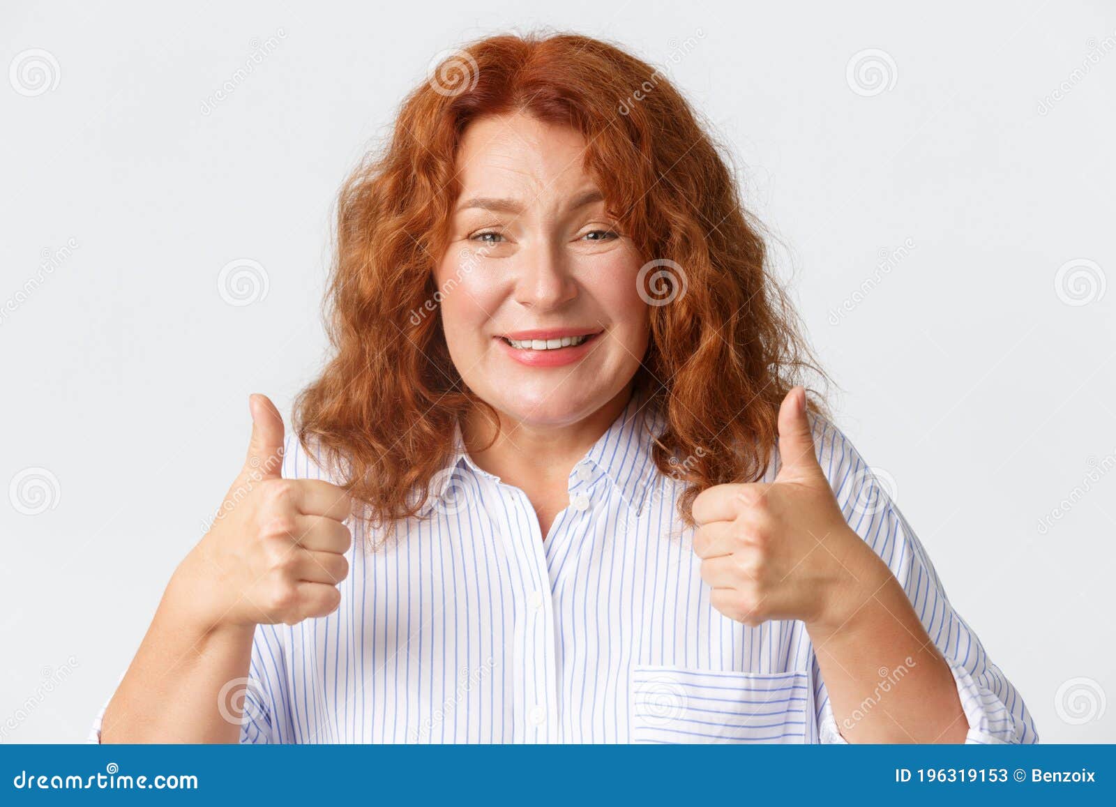 People, Emotions and Lifestyle Concept. Close-up of Supportive Mother with  Red Hair Showing Thumbs-up, Encourage Child Stock Image - Image of  expression, face: 196319153