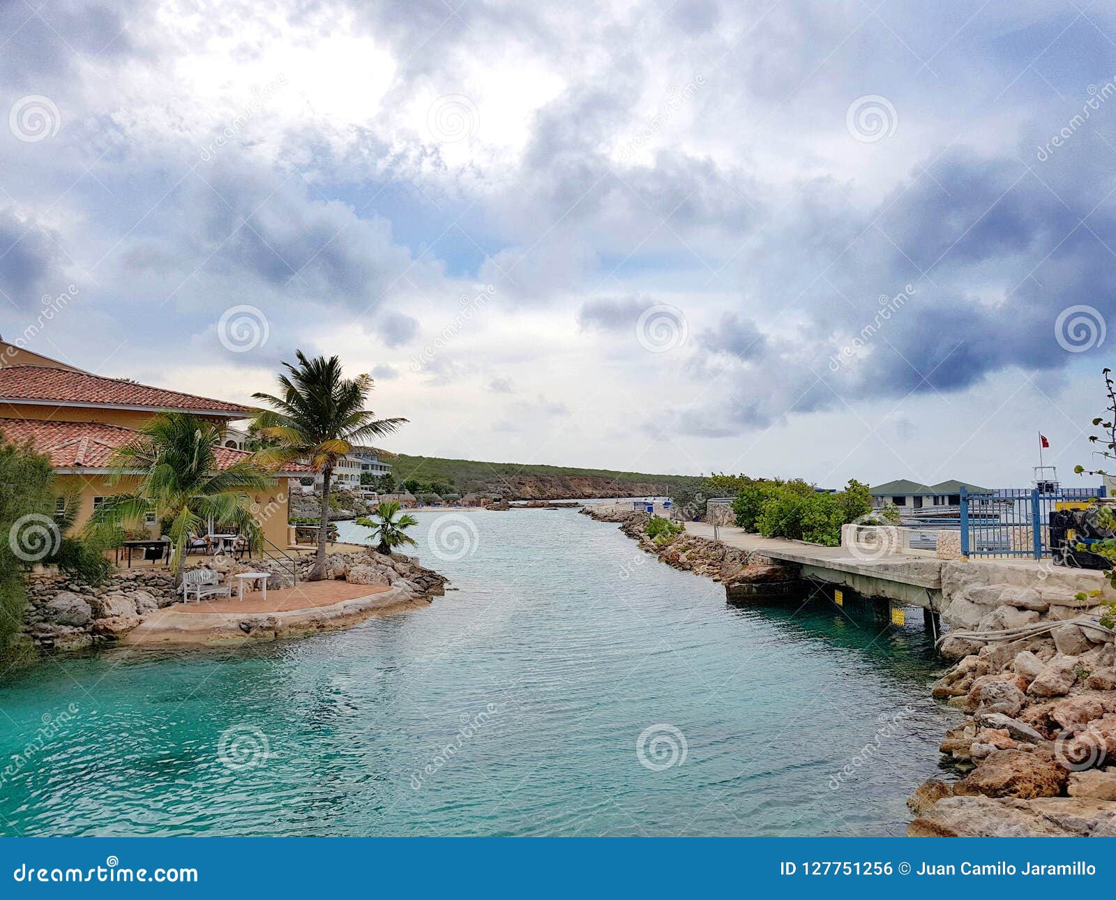 people enjoy the cruise ship monarch travelling to aruba, bonaire, curacao, panama and cartagena